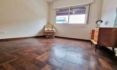 Casa en venta de 4 dormitorios c/ cochera en Centro