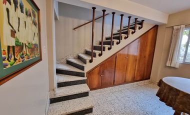 Casa en venta de 4 dormitorios c/ cochera en Centro