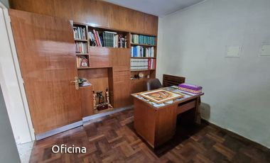 Casa en venta de 4 dormitorios c/ cochera en Centro