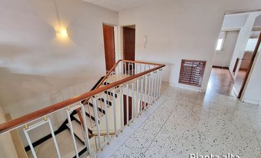 Casa en venta de 4 dormitorios c/ cochera en Centro