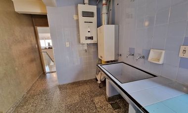 Casa en venta de 4 dormitorios c/ cochera en Centro