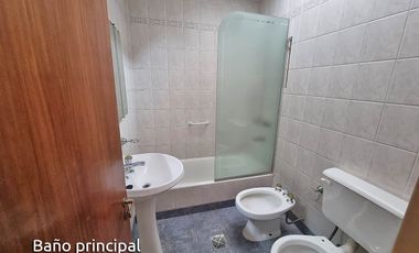 Casa en venta de 4 dormitorios c/ cochera en Centro