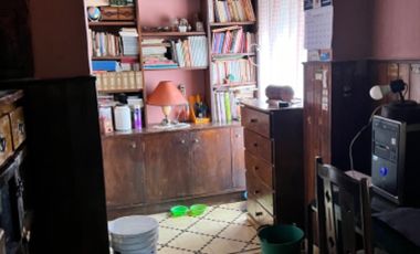 Propiedad en block , chalet más Ph zona Guemes