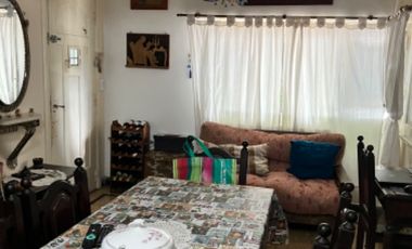 Propiedad en block , chalet más Ph zona Guemes