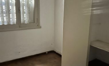 Propiedad en block , chalet más Ph zona Guemes