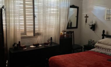 Propiedad en block , chalet más Ph zona Guemes
