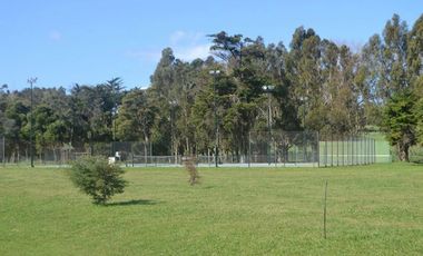Lote en barrio privado Barrancas de San Benito de 872m2.