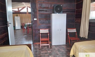 00261 CABAÑA DE DOS DORMITORIOS  EN LOS MORTERITOS.-