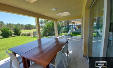Casa en venta de 4 dormitorios  en Costa Esmeralda Golf 2