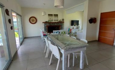 Casa en venta de 4 dormitorios  en Costa Esmeralda Golf 2