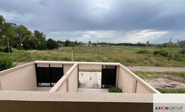 Dúplex en venta de 2 dormitorios c/ cochera en Otros Barrios