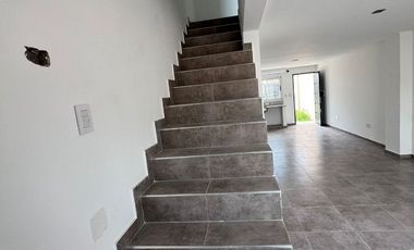 Dúplex en venta de 2 dormitorios c/ cochera en Otros Barrios