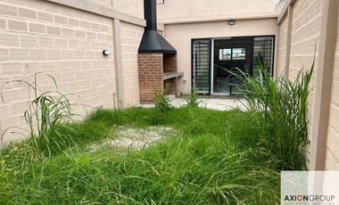 Dúplex en venta de 2 dormitorios c/ cochera en Otros Barrios