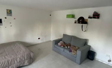 Casa Frente al Tajamar. Alta Gracia. Destino habitacional o comercial