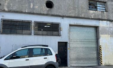 Galpón en alquiler de 250m2 ubicado en Lomas del Mirador