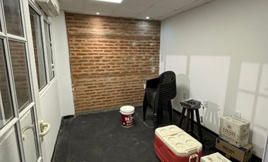 Galpón en venta de 270 m2. Sobre avenida Alvear.
