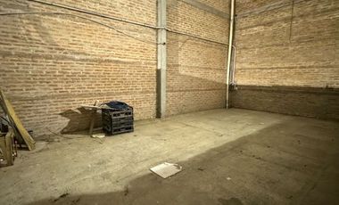 Galpón en venta de 270 m2. Sobre avenida Alvear.