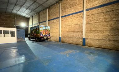 Galpón en venta de 270 m2. Sobre avenida Alvear.