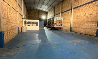 Galpón en venta de 270 m2. Sobre avenida Alvear.