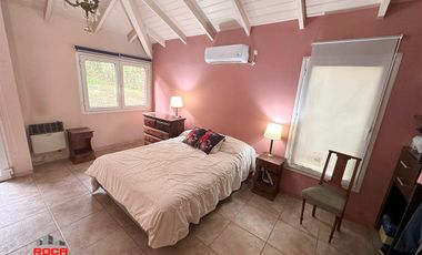 Casa en venta de 4 dormitorios c/ cochera en Los Perales