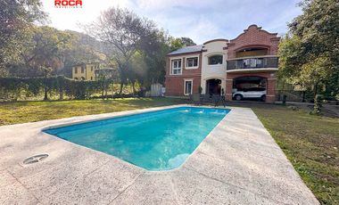 Casa en venta de 4 dormitorios c/ cochera en Los Perales