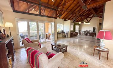 Casa en venta de 4 dormitorios c/ cochera en Los Perales