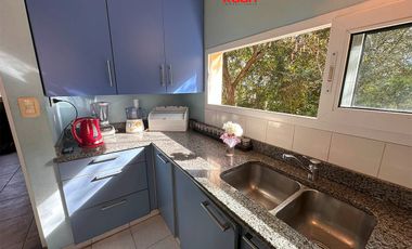 Casa en venta de 4 dormitorios c/ cochera en Los Perales