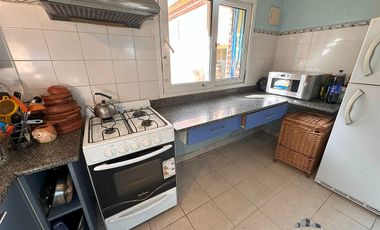 Casa en venta de 4 dormitorios c/ cochera en Los Perales