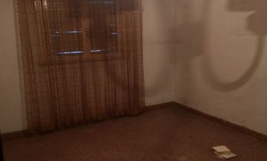 Casa en venta de 2 dormitorios c/ cochera en Villa Soldati