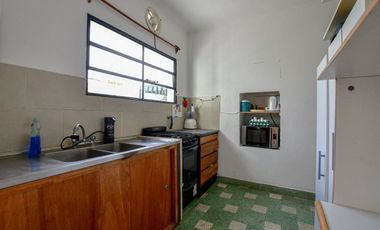 GALPÓN Y CASA EN VENTA LA PLATA 3 DORMITORIOS