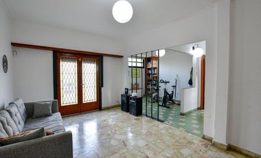 GALPÓN Y CASA EN VENTA LA PLATA 3 DORMITORIOS