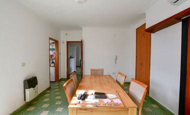 GALPÓN Y CASA EN VENTA LA PLATA 3 DORMITORIOS
