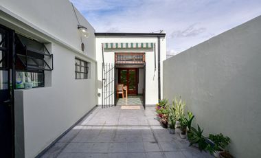 GALPÓN Y CASA EN VENTA LA PLATA 3 DORMITORIOS