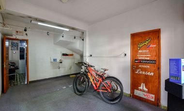 GALPÓN Y CASA EN VENTA LA PLATA 3 DORMITORIOS
