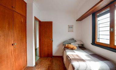 GALPÓN Y CASA EN VENTA LA PLATA 3 DORMITORIOS