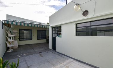 GALPÓN Y CASA EN VENTA LA PLATA 3 DORMITORIOS