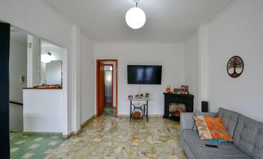 GALPÓN Y CASA EN VENTA LA PLATA 3 DORMITORIOS
