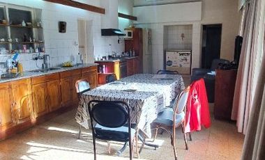 Casa en venta de 5 dormitorios en Centenario