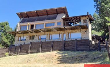 Casa en venta de 3 dormitorios c/ cochera en San Martin de los Andes