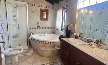 VENTA CASA 6 AMBIENTES CON PICINA VICENTE LOPEZ