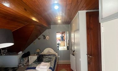 VENTA CASA 6 AMBIENTES CON PICINA VICENTE LOPEZ
