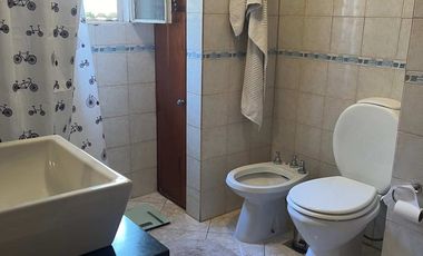 VENTA CASA 6 AMBIENTES CON PICINA VICENTE LOPEZ