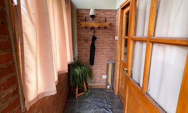Chalet en alquiler temporario de 3 dormitorios , quincho y    cochera en San Martin de los Andes