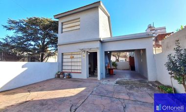 Dúplex en venta de 2 dormitorios c/ cochera en San Bernardo