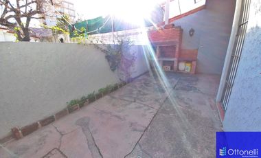 Dúplex en venta de 2 dormitorios c/ cochera en San Bernardo