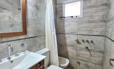 Dúplex en venta de 2 dormitorios c/ cochera en San Bernardo
