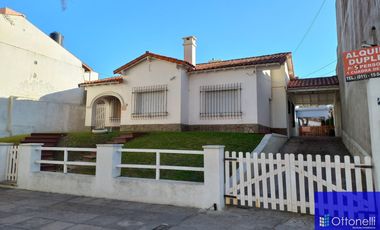 Dúplex en venta de 2 dormitorios c/ cochera en San Bernardo