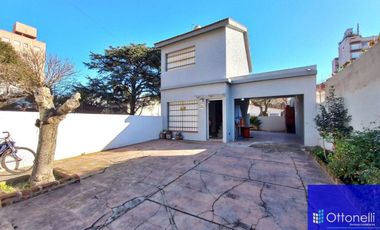 Dúplex en venta de 2 dormitorios c/ cochera en San Bernardo