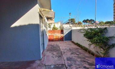 Dúplex en venta de 2 dormitorios c/ cochera en San Bernardo