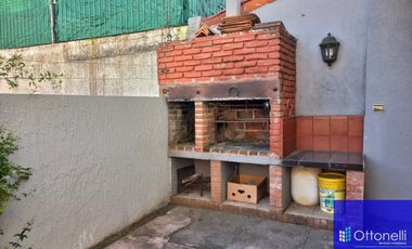 Dúplex en venta de 2 dormitorios c/ cochera en San Bernardo